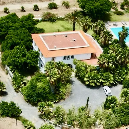 Spacious, Well Appointed, In A Wonderful Raised Location And Stunning Sea Views فيلة