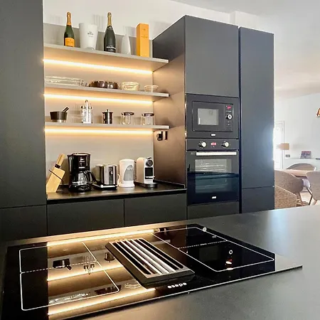 Spacious, Well Appointed, In A Wonderful Raised Location And Stunning Sea Views * أذيخي