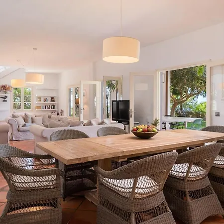 Spacious, Well Appointed, In A Wonderful Raised Location And Stunning Sea Views * Адехе