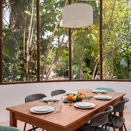 Spacious, Well Appointed, In A Wonderful Raised Location And Stunning Sea Views Villa Costa Adeje (Tenerife)