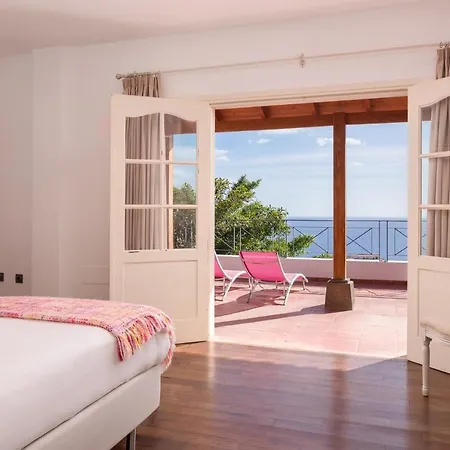 Spacious, Well Appointed, In A Wonderful Raised Location And Stunning Sea Views Villa Costa Adeje (Tenerife)
