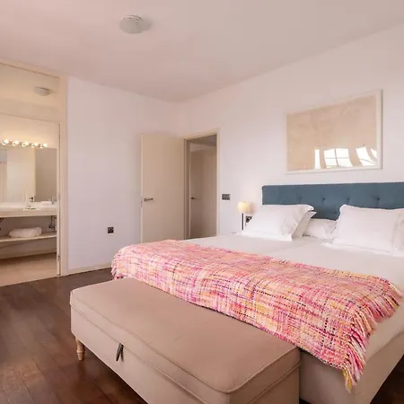 Spacious, Well Appointed, In A Wonderful Raised Location And Stunning Sea Views Villa