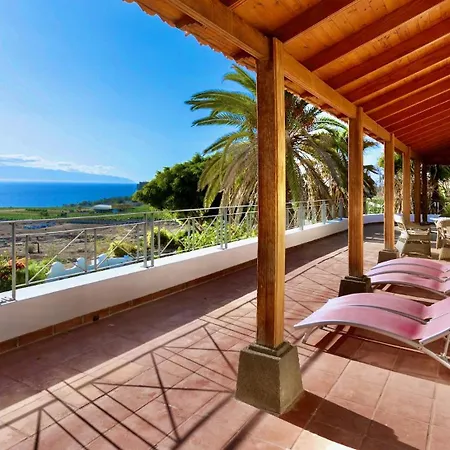 Spacious, Well Appointed, In A Wonderful Raised Location And Stunning Sea Views Villa Costa Adeje (Tenerife)