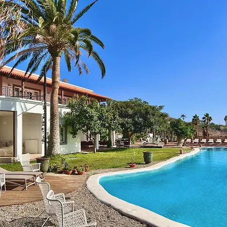 Villa Spacious, Well Appointed, In A Wonderful Raised Location And Stunning Sea Views Costa Adeje (Tenerife)